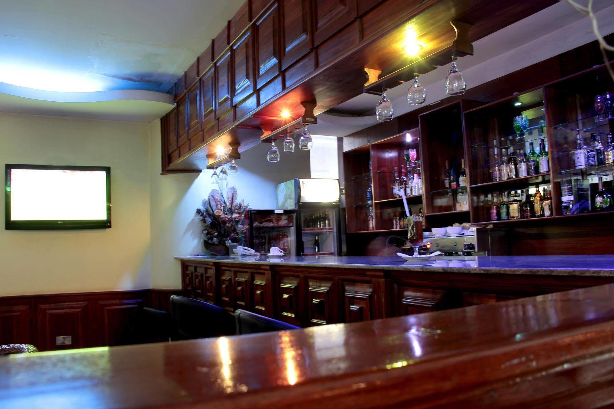Hotel Sojovalo Kampala Eksteriør bilde