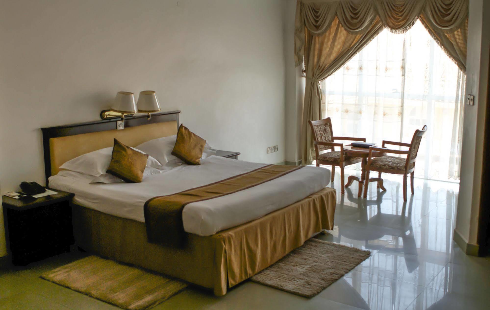 Hotel Sojovalo Kampala Eksteriør bilde
